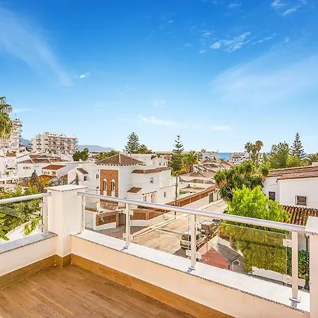 Sleeps 14 With Pool Air Con And Wifi Nerja