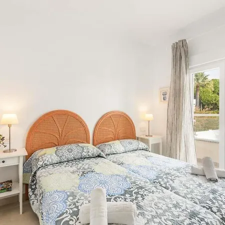Villa Sleeps 14 With Pool Air Con And Wifi *