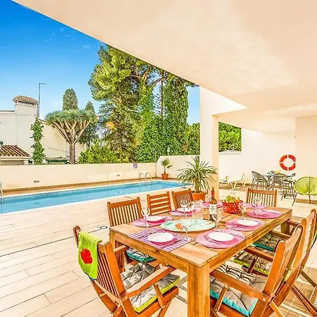 Sleeps 14 With Pool Air Con And Wifi *